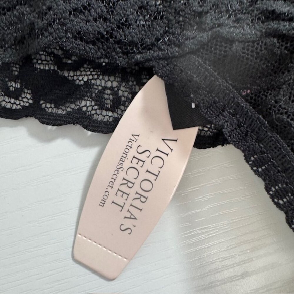 NWT Y2K Limited Edition Victoria's Secret Thong Panty Black Lace with Rhinestone - Picture 4 of 7